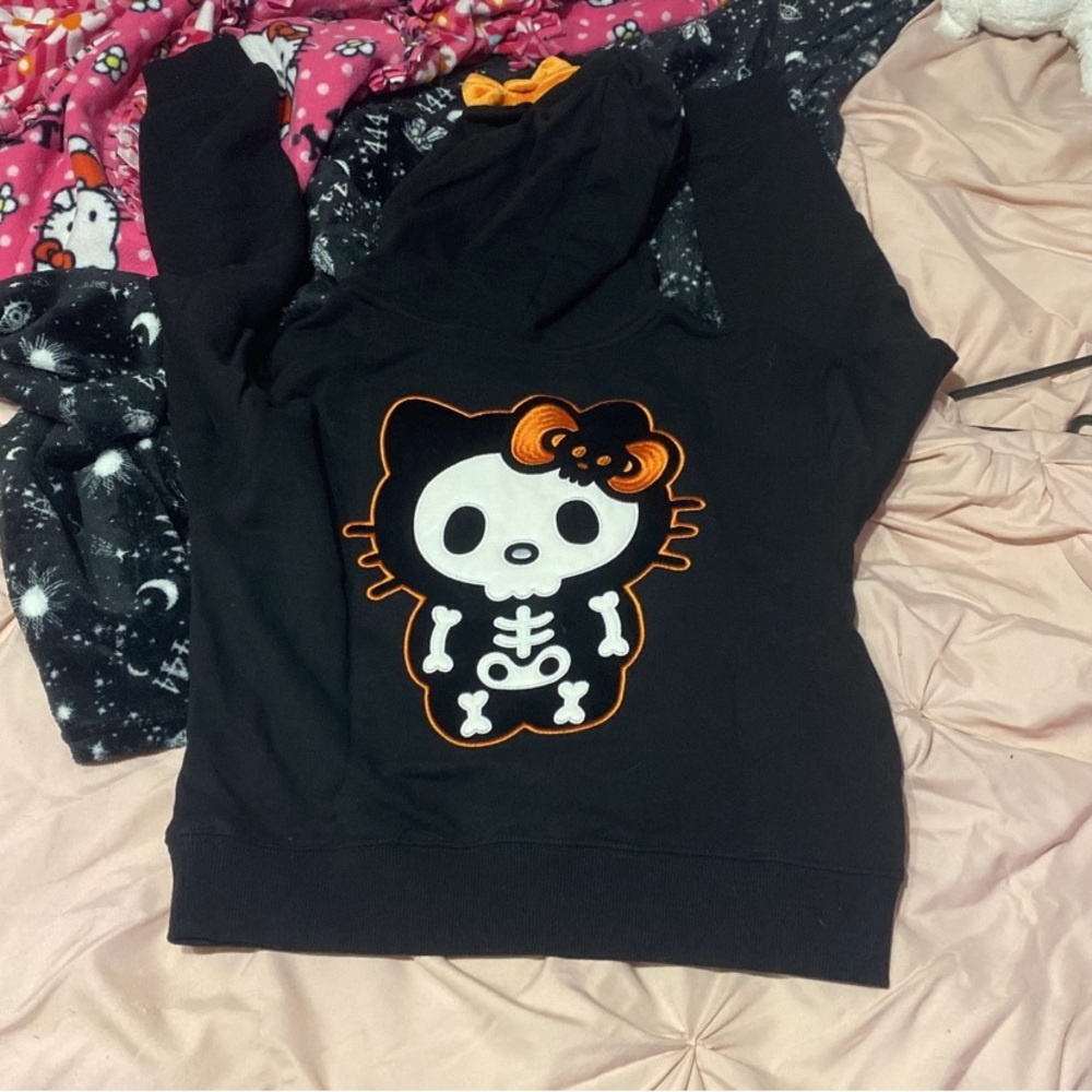 Forever 21 hello kitty hoodie